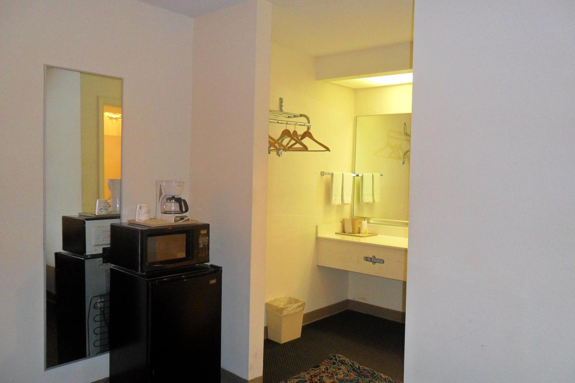 Luxury Inn & Suites Selma Phòng bức ảnh